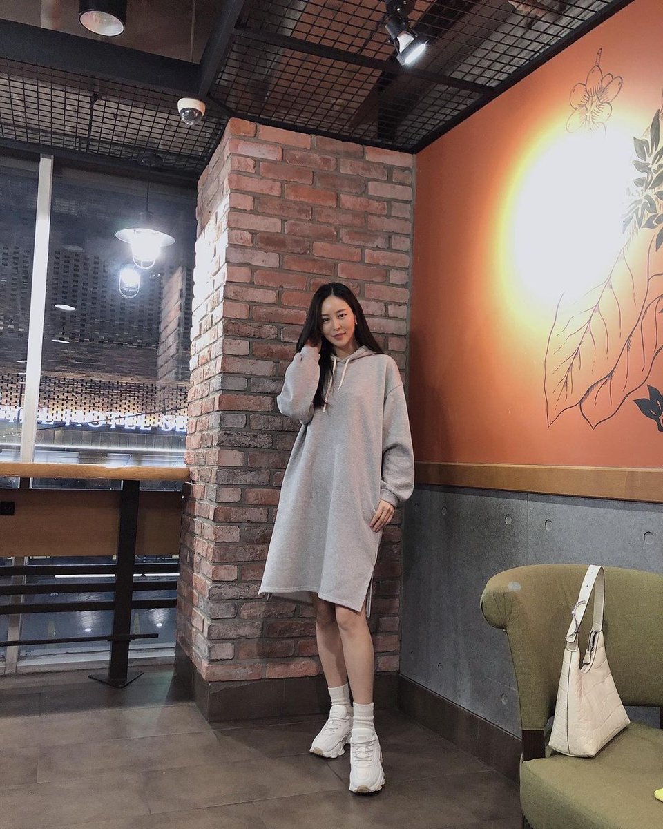 직장인일 때는 분노 폭팔
백수일 때는 우울 폭팔
빨리 돈 더 모아서 은퇴하고 싶다