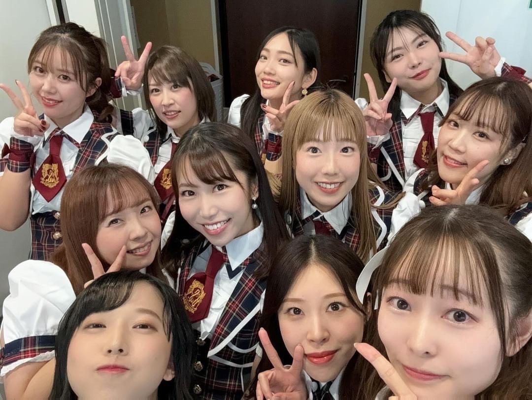 koshirochii's tweet photo. iTube Studio最終日ありがとうございました！
約12年間この場所を守ってくださりありがとうございました。年月の中で形や制度は変わっても、今日までこの場所があるのは足を運んでくださるみなさんのおかげでした。またバクステの楽曲と共に盛り上がれる機会があることを、心から願っています🤝 https://t.co/rNNimvQ66S