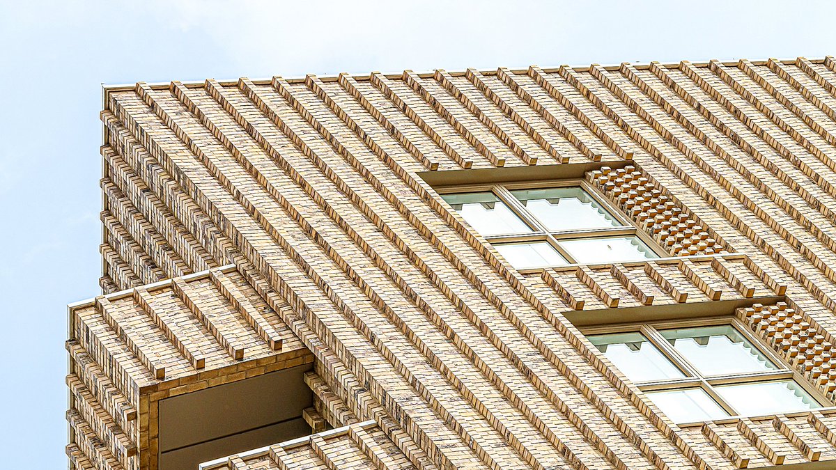 Design West tweet media