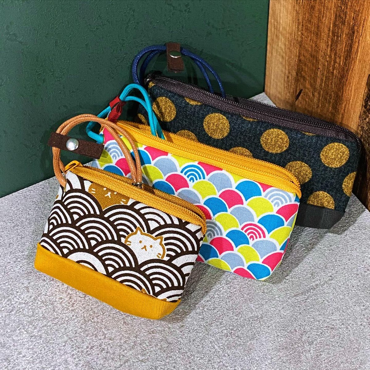 WaWuStyle's tweet image. （貓貓青海波）拉鍊鑰匙包，短版的最近很受歡迎。😆😆😆

wawustyle.com/category/67442
.
.
.
.
#鑰匙包 #keycase #keyholder #キーケース #キーホルダー
#Pinkoi #Creema #creematw #手作 #手工 #手芸 #手作り #handmade #ハンドメイド
#手作包 #布包 #handmadebag #バッグ
#貓 #青海波 #青海波文様 #貓奴