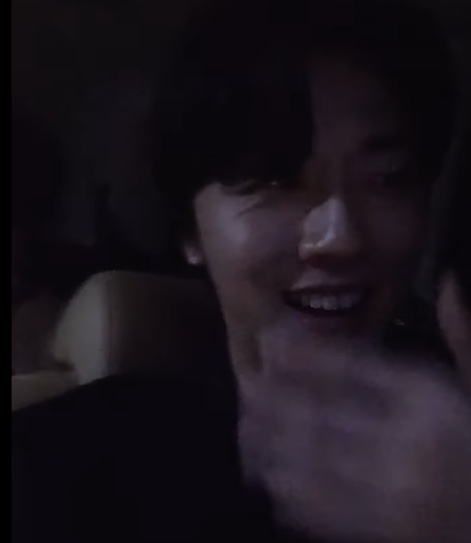 sepgoose's tweet photo. IS and YB being shocked at Bibora hitting #1 on Bugs

ahh the way inseong says "im looking at it and it's true.. wahh really thank you" in the most baby voice

YB: oh Midnight Sun is 2nd place they say.. wah thank you so much fantasys

@SF9official #SF9 #YOUNGBIN #INSEONG https://t.co/sG3Sh90Jb4