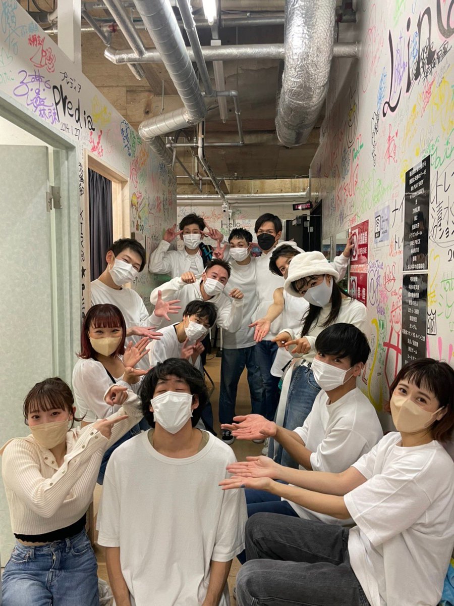 あけまして初マンデーーー🤩🤩🤩‼️‼️‼️‼️
いやー楽しかったーー🤣🤣🤣‼️‼️‼️
MAKKYハッピーバースデー🎂✨👏👏
いつもMC楽しくしてくれて感謝😂🙏
そして自分ショーダイナーで踊って2年が経ったそうです😳！！
いやはやこーわっ！！笑
デビューの写真🤣🤣
今年もどうぞよろしくお願いいたします‼️