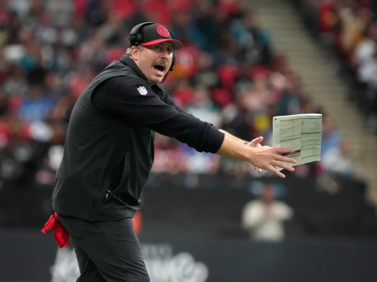 FantasySource_'s tweet photo. Morning round up:

2 head coaches relieved of their duties this morning

Commanders - Ron Rivera

Falcons - Arthur Smith https://t.co/ePTV0empDM