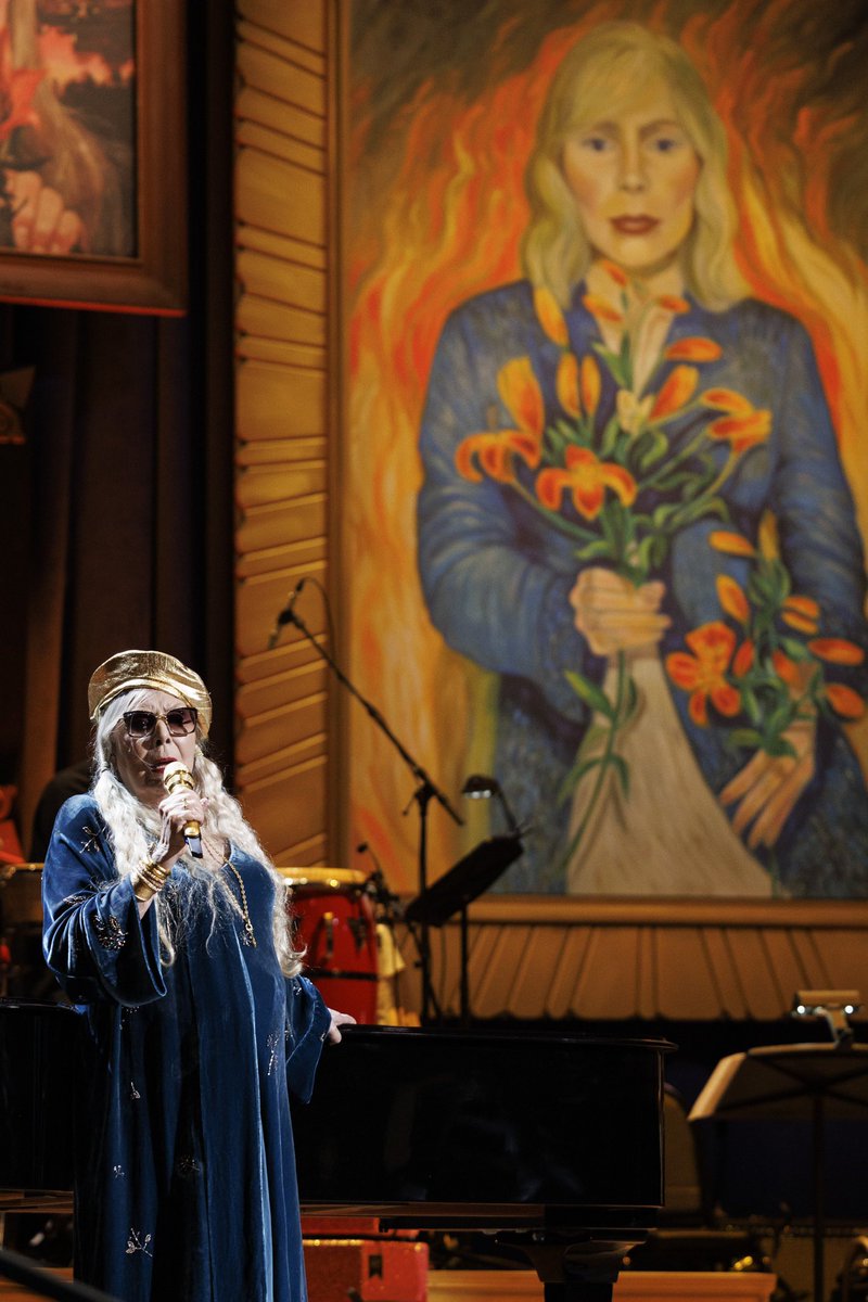 LibnOfCongress's tweet photo. The @librarycongress is so grateful to win the Emmy for Outstanding Music Direction for the 2023 Gershwin Prize for Popular Song Joni Mitchell.
We share this #Emmy with the music director, producers, @PBS, the performers, the crew and the legendary @jonimitchell. https://t.co/DuKyeyoM9S