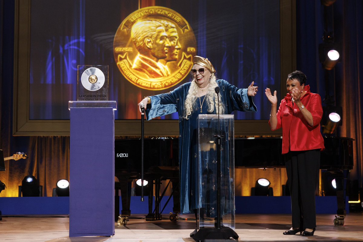 LibnOfCongress's tweet photo. The @librarycongress is so grateful to win the Emmy for Outstanding Music Direction for the 2023 Gershwin Prize for Popular Song Joni Mitchell.
We share this #Emmy with the music director, producers, @PBS, the performers, the crew and the legendary @jonimitchell. https://t.co/DuKyeyoM9S