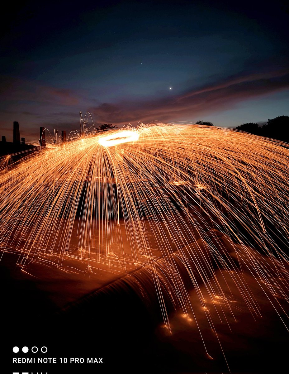 Parthac121's tweet photo. Agni- Varsha
The Rain of Fire!
#shotonredmi #lightpaint #longexposure #slowshutter
@s_anuj @hawkeye @sandeep9sarma @Huilgol @manish_lenswork @djasif @hitmanbinod @PrateikDas @hormonalkhanna @MiFCKolkata https://t.co/zwFW6lZ3wt