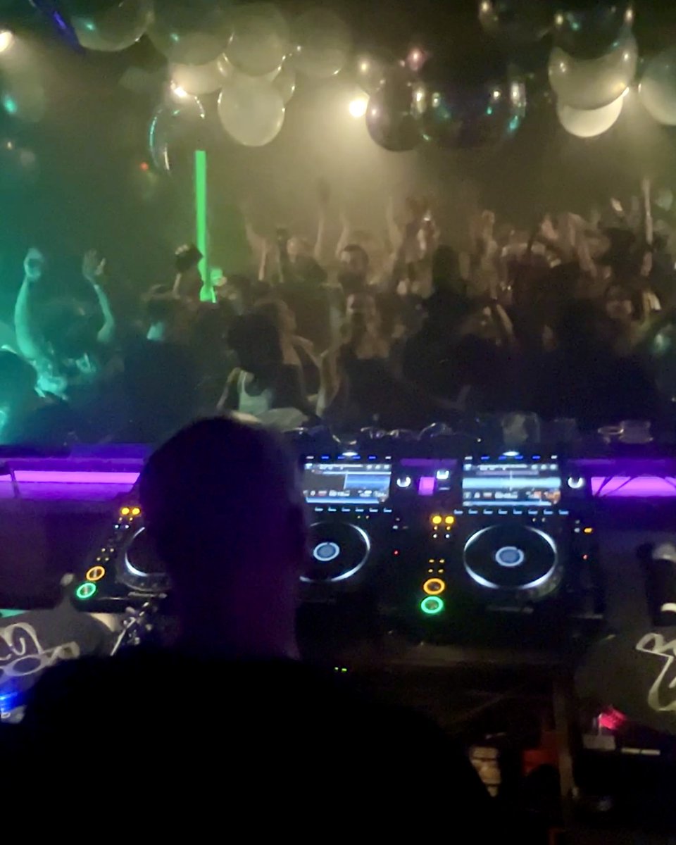 dannykrivit's tweet image. Great start to 2024 with @akakemikakihara and @bennysoto presents @718sessions. So grateful to be a part of 718 family and an amazing community, filled with pure love of music and dancing. Thank you all for your love and support. 

#akakemikakihara #dannykrivit #718sessions