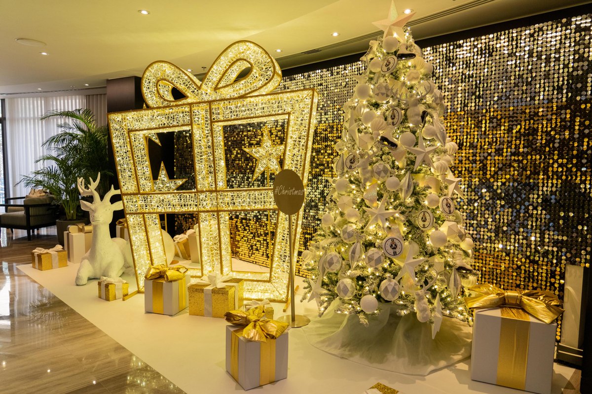 Serving up holiday magic with a touch of elegance. From Le Royal Meridien family, we wish you a magical New Year with your loved ones. Look forward to welcoming you in 2024 ❤️