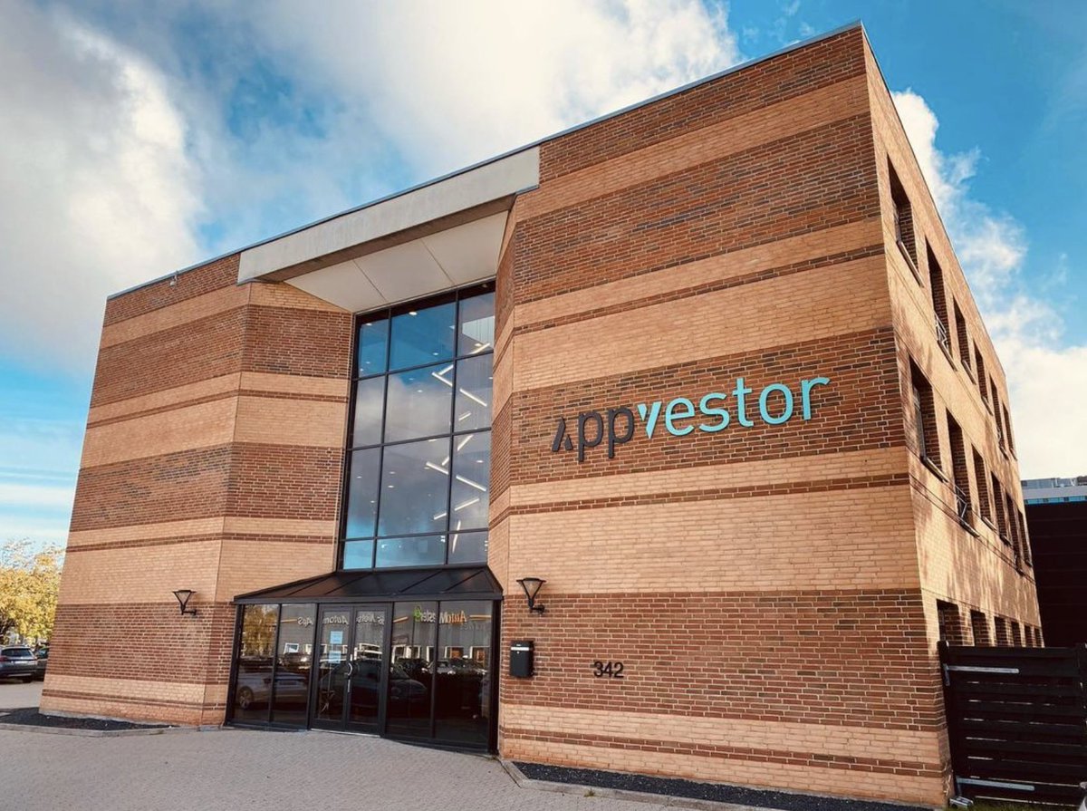 Appvestor_ApS's tweet image. We are looking for Senior Backend Developers to join us in Denmark, read more about the roles
& apply to join our friendly team appvestor.com/2023/06/27/sen… #android #androidjobs #backenddevs