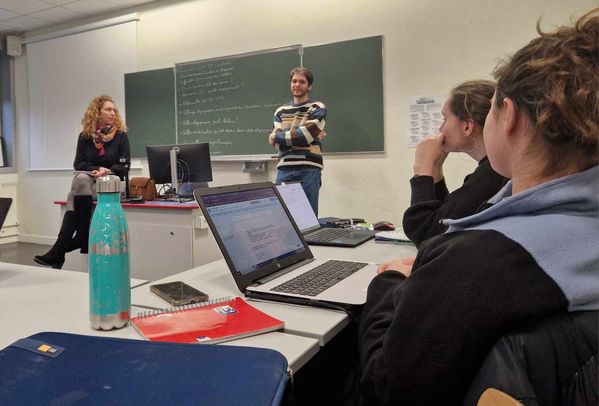 Première conférence de rédaction des étudiants de spé presse écrite de l'EPJT pour décider des sujets qui seront traités dans leur magazine sur l'après JO🏅 Vous pouvez contribuer à sa publication en donnant sur la cagnotte Kiss Kiss Bank Bank ! 💰Le lien en commentaire🤗