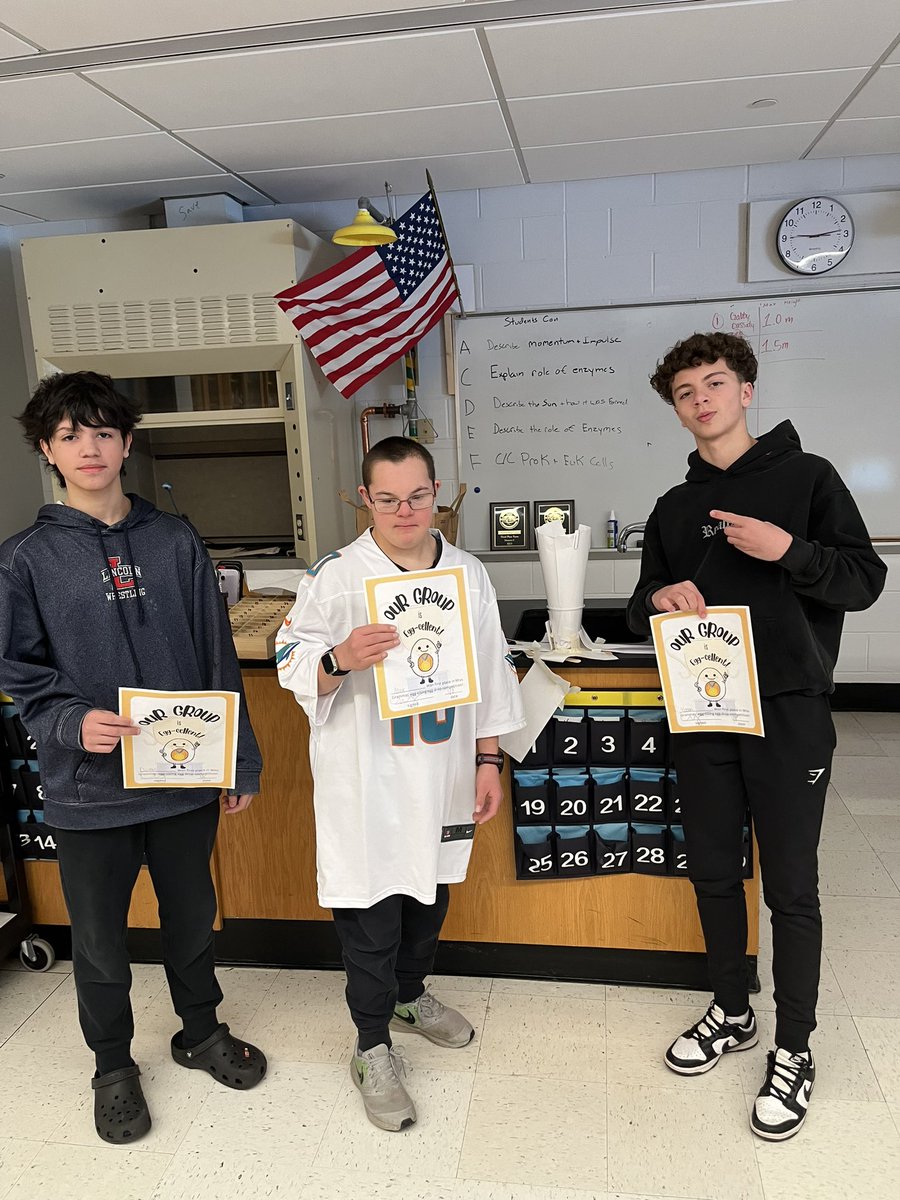 Dalton, Max and Nason had to go to the stairwell to test their landing device! They had the highest drop in the class with 4.5 meters!