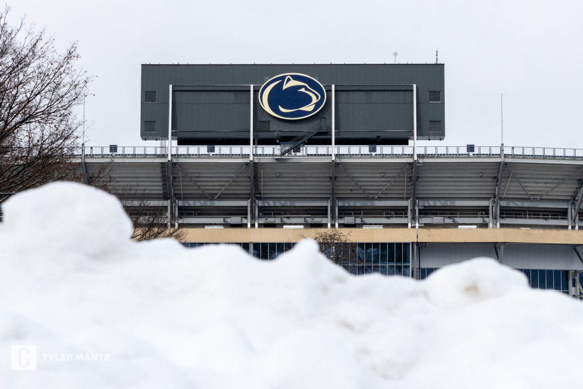 DailyCollegian's tweet photo. Welcome back to campus, Penn State ❄️ https://t.co/owvaoj7UUR