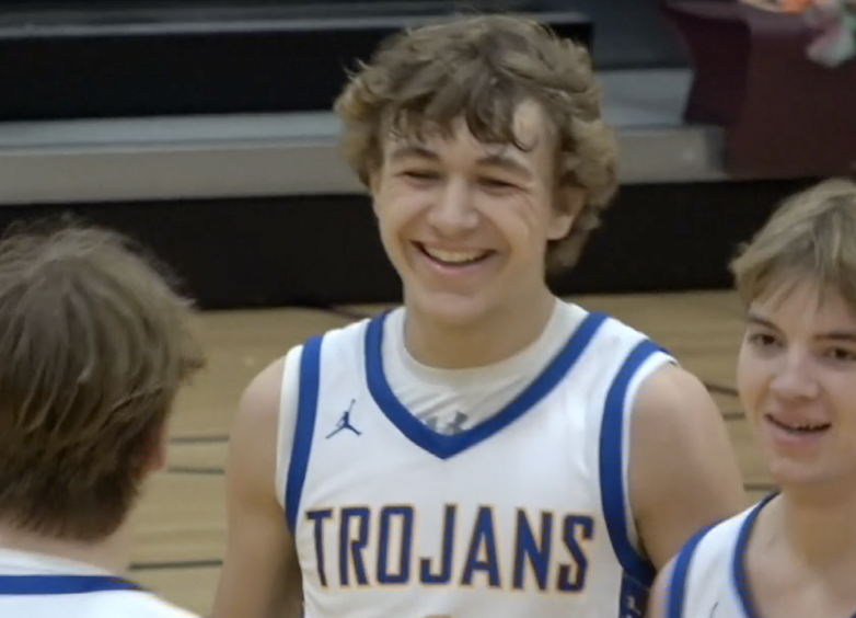 Channel1450com's tweet image. RT if Maroa-Forysth's Mitch Williams had the best #POTW! Winner gets @Spfldclinic prize pack. Ends at 10pm!