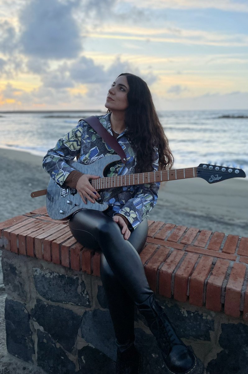 Maria Barbieri Guitarist tweet media