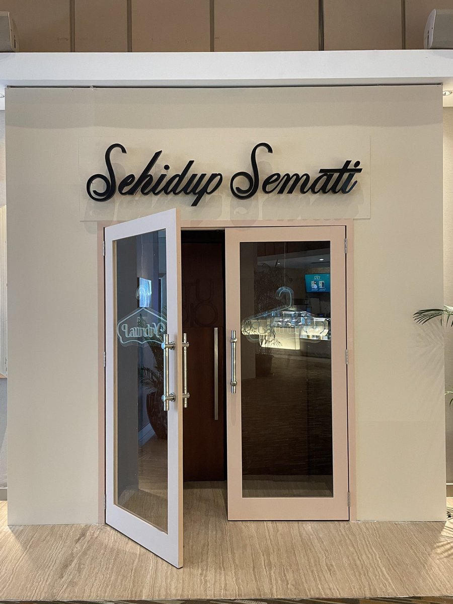 We’ve just attended Upi’s ‘SEHIDUP SEMATI’ Press Screening &amp; Press Conference. 

The story follows Renata’s journey as a devoted housewife to Edwin. But everything isn’t so perfect after all. Upi stated that this movie is heavily inspired by the current reality of our society.