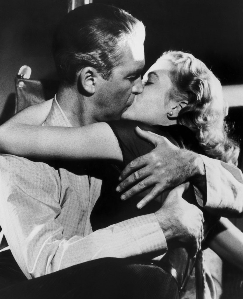 claireyael's tweet photo. when and why did ppl in movies stop kissing like this https://t.co/AYC6PnOiEa