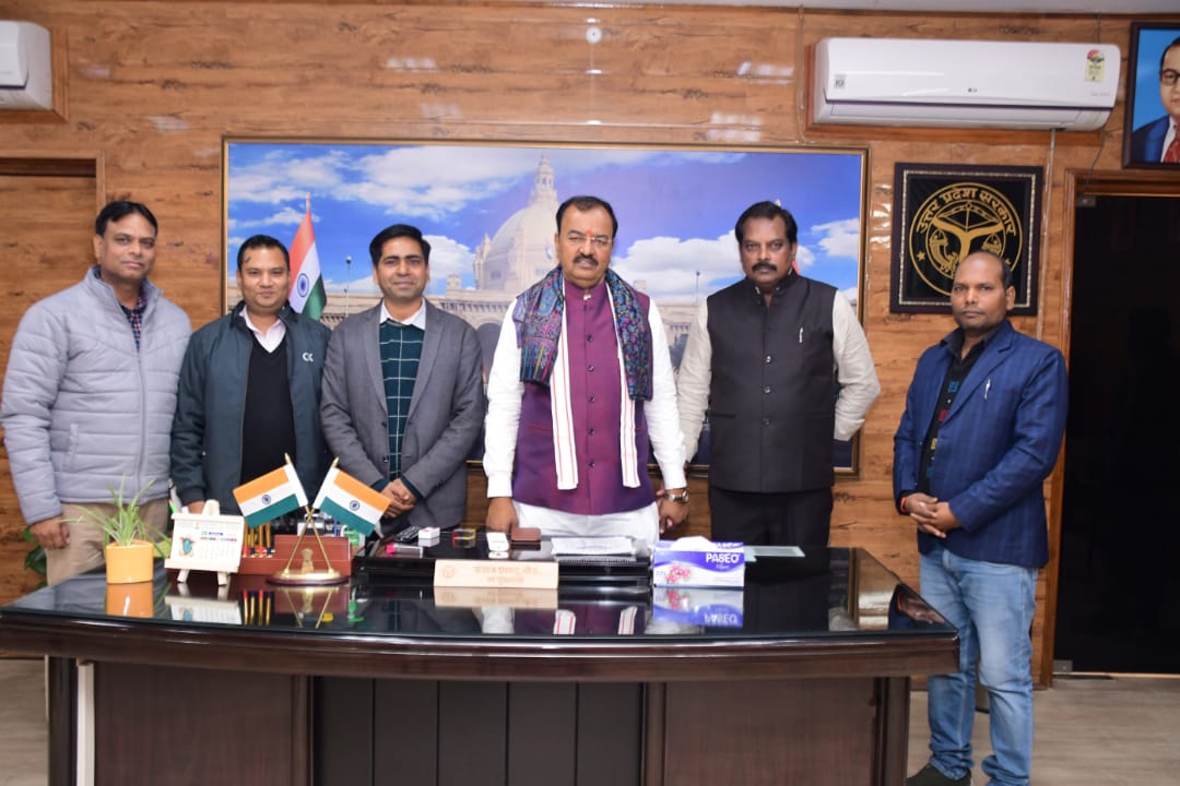 Deepakt72268636's tweet photo. #UPSRLM_बचाओ_आजीविका_बढ़ाओ
#UPSRLM_HRPOLICY_LAGU_KARO 
@aajtak @ABPNews @myogiadityanath @kpmaurya1 @narendramodi @PMOIndia @UpRuralDev @UPGovt @MoRD_GoI @apcuttarpradesh @WorldBankIndia @UPSRLM_UNION @DAY_NRLM @Prerna_UPSRLM @ChiefSecyUP
आशा की किरण https://t.co/1WXLYDFpeF
