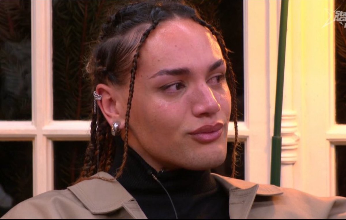 J’y pense … Un candidat clivant comme Djebril avec ce qu’il incarne au premier abord, qui réussit à mobiliser des personnes de toutes les générations seulement grâce à son talent et sa personnalité. Oui j’y pense et ça me bouleverse de bonheur. Merci à lui ❤️ #StarAcademyleLive