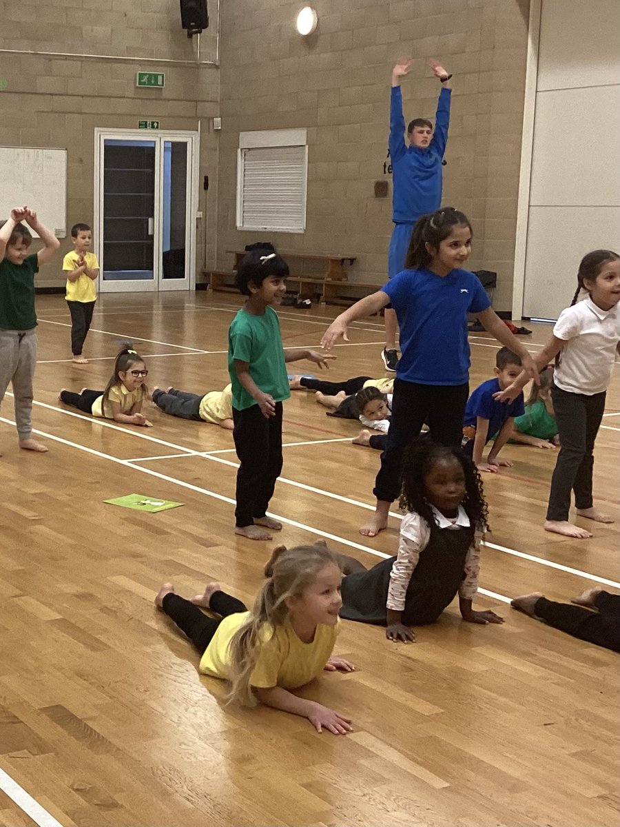 VillageInfants's tweet photo. Class Sierra had lots of fun and challenged themselves with some yoga this morning with @SportscoolR in their PE lesson. We practised the lion, giraffe &amp; snake poses as well as the tree and warrior! https://t.co/gONVPnWg7T