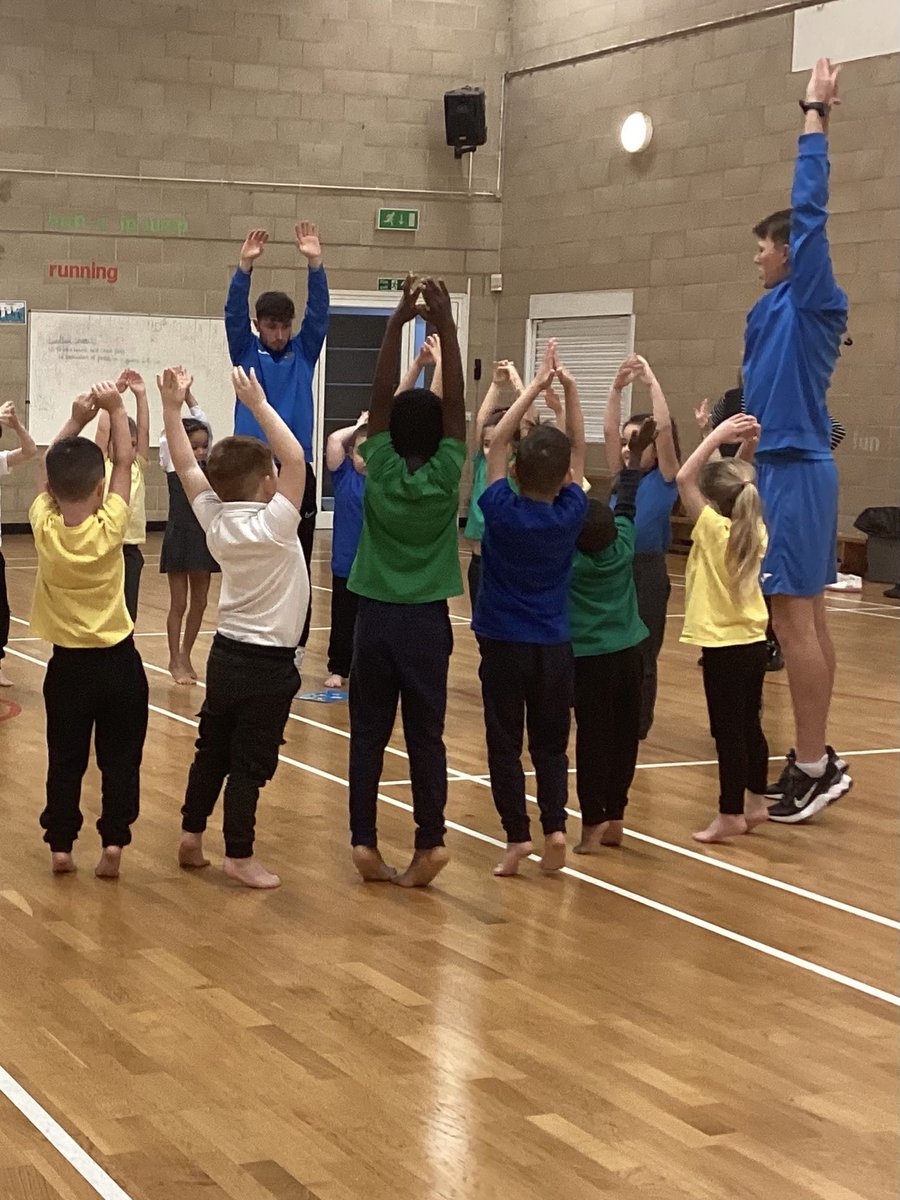 VillageInfants's tweet photo. Class Sierra had lots of fun and challenged themselves with some yoga this morning with @SportscoolR in their PE lesson. We practised the lion, giraffe &amp; snake poses as well as the tree and warrior! https://t.co/gONVPnWg7T