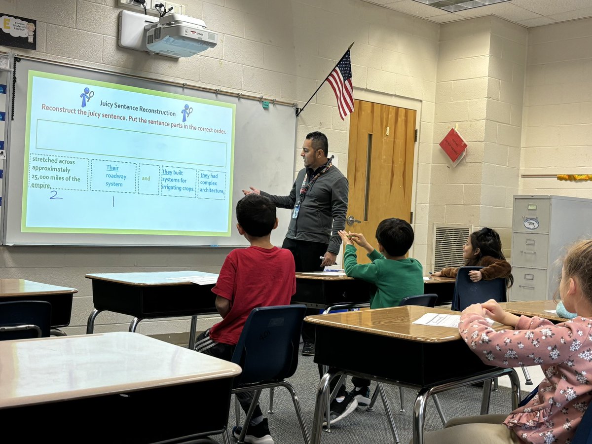 ellgcs's tweet photo. 3Ls in action in Mr. Medina’s class at @GCSchoolsNC Pilot ES. #3Ls #BetterTogetherGCS https://t.co/uqsnLpZVcC