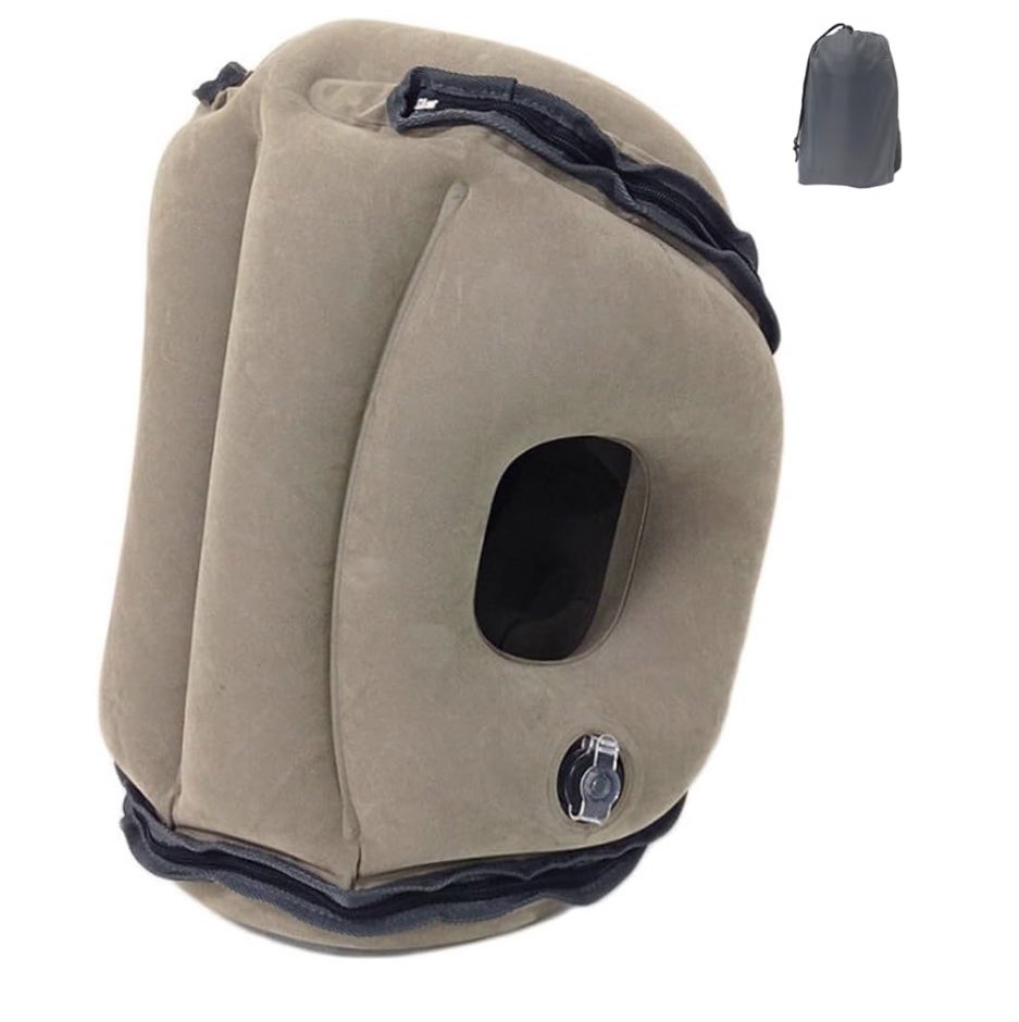 boo_gyeom's tweet image. 飛行機乗るみなさん、最前取れない場合もあるのでadelphosのエアーピローもおすすめです😪長距離飛行の時はいつも⬇️のおかげで機内で気絶してる😴空気抜けばちっちゃくなるし穴の中？でスマホもいじれるし長旅のおともにおすすめ✈️