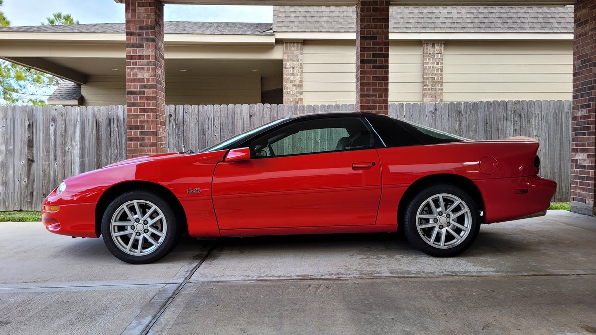 ScottMoseman's tweet photo. How does it look with #TorqThrust rims?
#Camaro #CamaroSS #AmericanRacing https://t.co/6YPPVItlcv