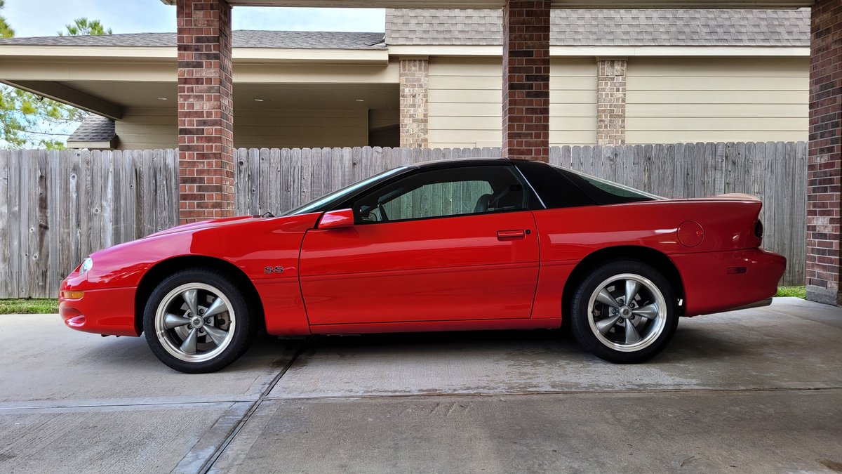 ScottMoseman's tweet photo. How does it look with #TorqThrust rims?
#Camaro #CamaroSS #AmericanRacing https://t.co/6YPPVItlcv