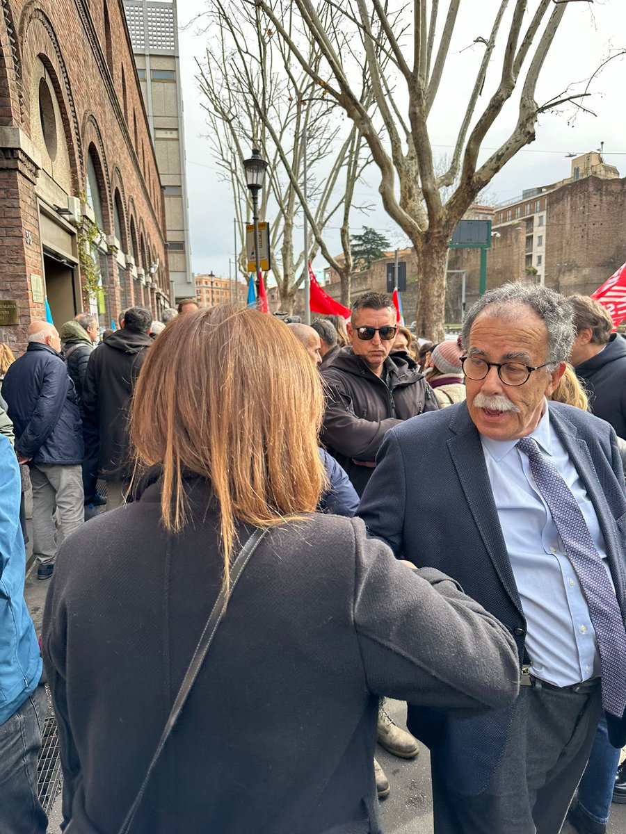 Stamattina con le giornaliste e i giornalisti di <a href="/direpuntoit/">Dire.it</a> contro l’ingiustizia che stanno vivendo