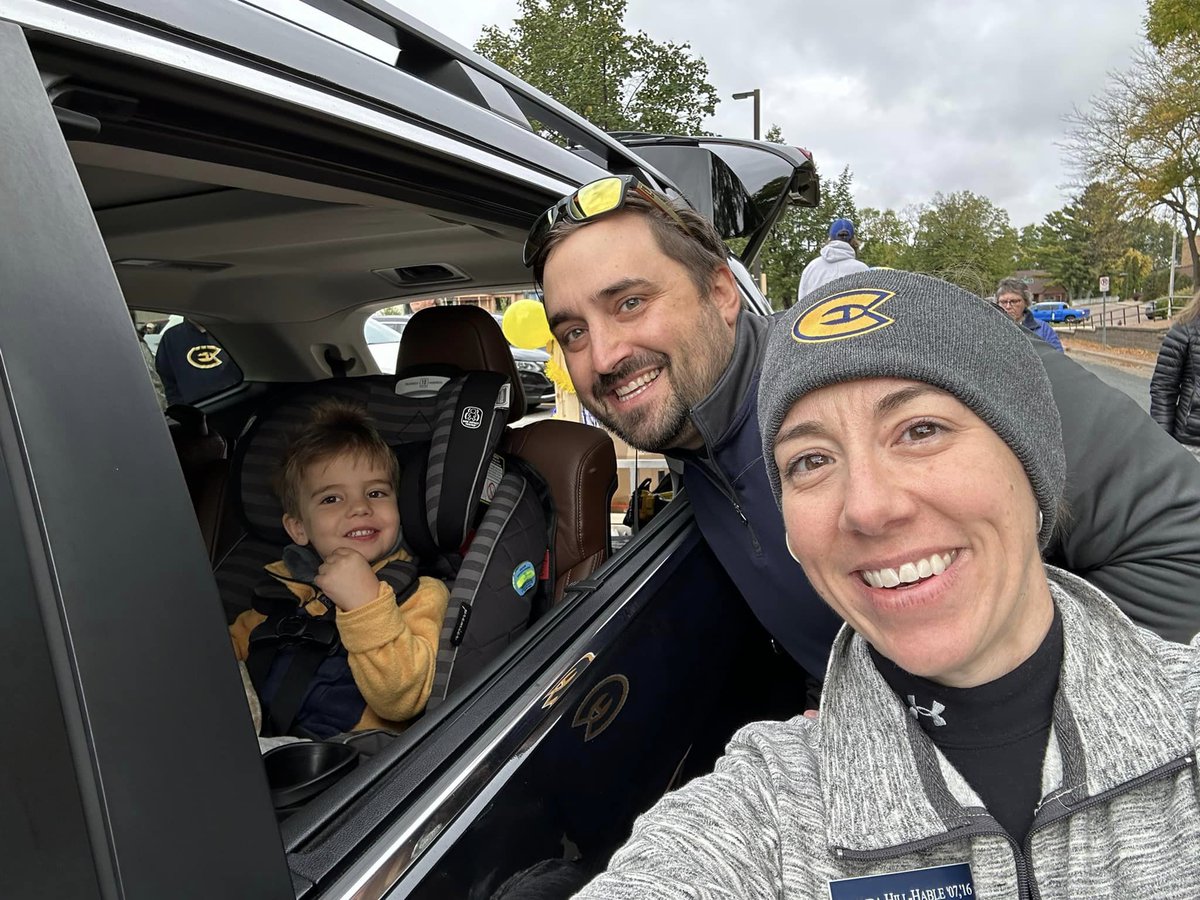 AHillHable's tweet image. Calling all UWEC Alumni!
We’re looking for YOU to serve on our board. For more information: alumni.uwec.edu/about-us/board… If you have any questions, just ask. #UWEC #UWECAlumni #UWECAlumniBoard #UWECAlumniAssociation #UWECAlumniAssociationBoard #blugoldfam #blugolds