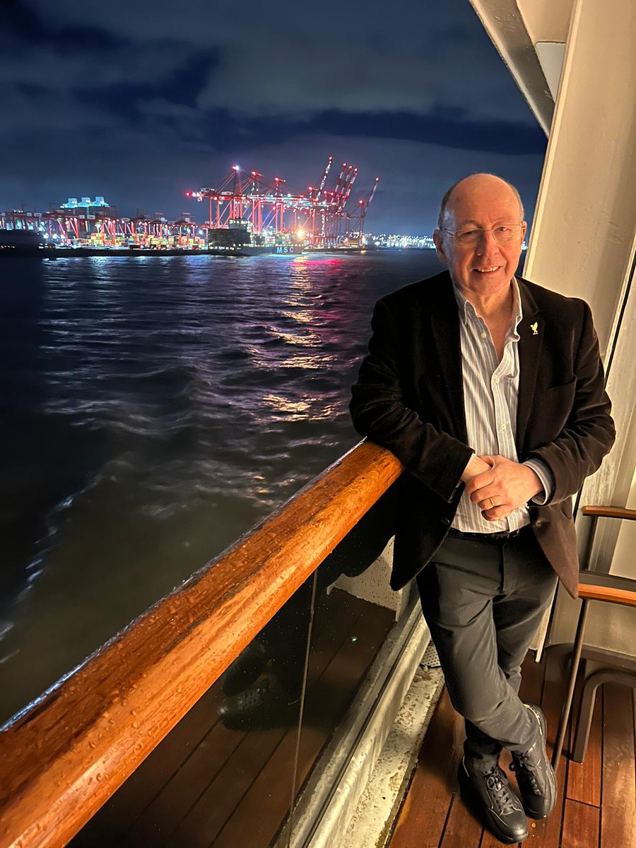 Living the high life! Fab mini cruise aboard @FredOlsenCruise MS Borealis from Liverpool to Southampton. Other lucky pax stayed on for world cruise. #fredolsencruiselines #elsonshippinglines.com #Liverpool #southampton #worldcruise #MSBorealis