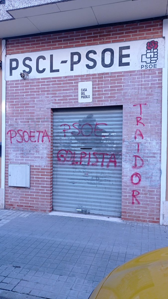 LauraPelegrina2's tweet photo. Nuevo ataque a nuestra Casa del Pueblo @psoelagunaduero. Nueva muestra de odio y violencia.
Ninguna pintada va a impedir que sigamos trabajando por la libertad, por la convivencia y por la democracia.
#BastaYa https://t.co/zPpbYeOtJo