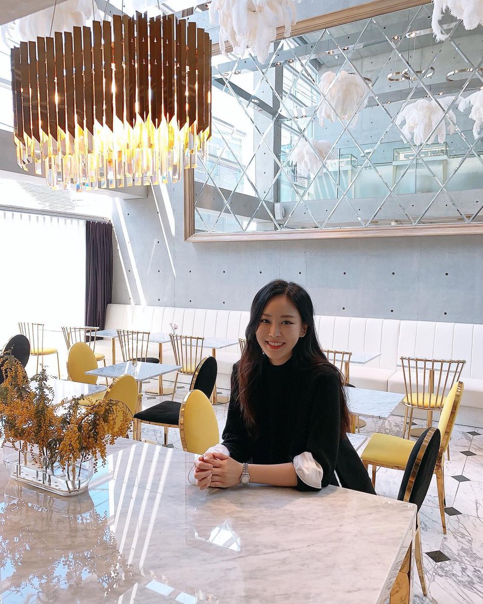 모든 사람은 한 개의 삶을 산다. 다시 태어나지 않는 이상 누구도 여러 개의 삶을 살지 못한다. 여러 개의 삶을 사는