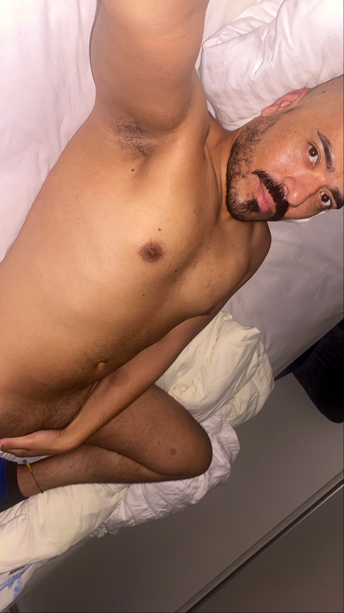 TheMrOmar1's tweet photo. Day off! Cuddle with myself 😝 🍆

#gay #crusing #topgay #australianboy #gaybear #LGBT https://t.co/7LEKFbWxxG
