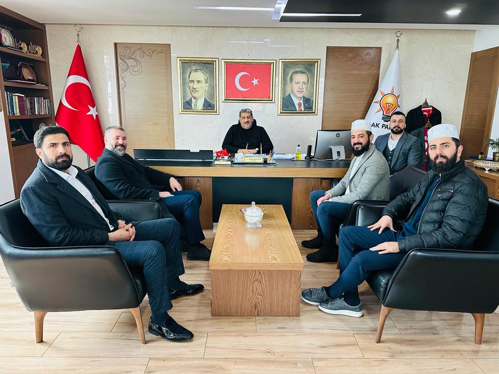akpartidbakir's tweet photo. İl Yönetim Kurulu üyemiz Sayın Mustafa Cenap ve Ailesi, İl Başkanımız Sayın @RasitOcak'ı ziyaret ettiler. https://t.co/eKW3zgIDlg