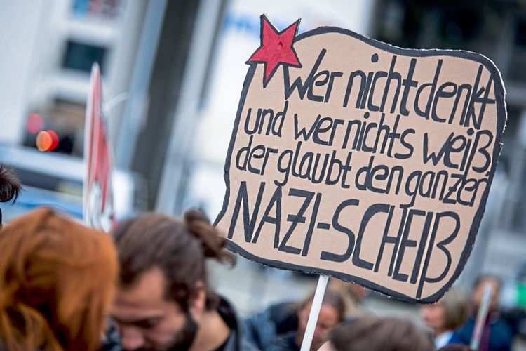 sonja_weihrauch's tweet photo. #LAUTgegenRechts https://t.co/fhuFSqBbd3