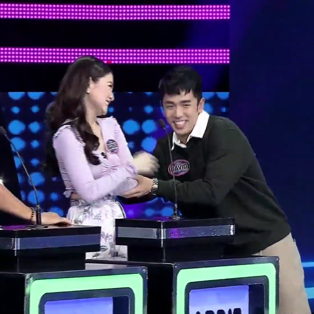 homeisfidel's tweet photo. ganto pala manuyo ang isang david licauco 😭😭 #FamilyFeudBarDa https://t.co/1FlvXG4iR2