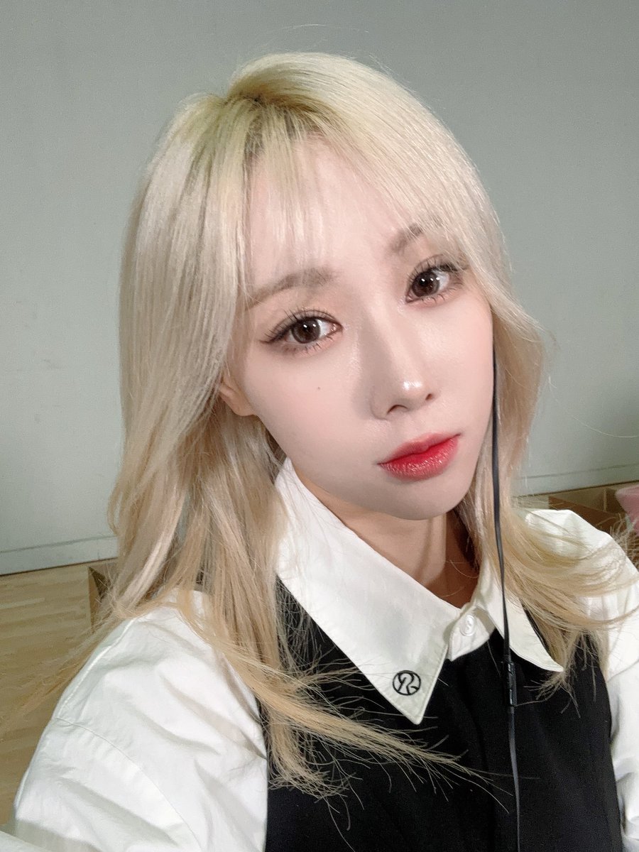 DC_Weverse's tweet photo. 230108 | #한동’s Post 

#Handong: 
“🫳
  🐱”

@hf_dreamcatcher #Dreamcatcher #드림캐쳐 https://t.co/H9UJExZCiP