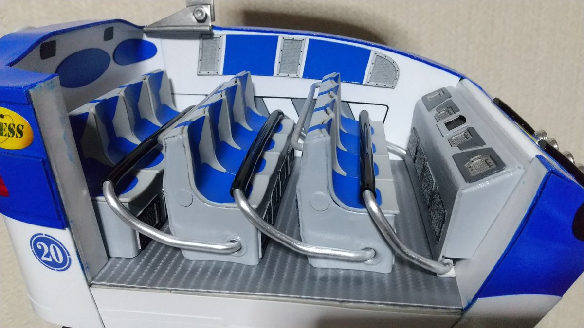 まるけん tweet media