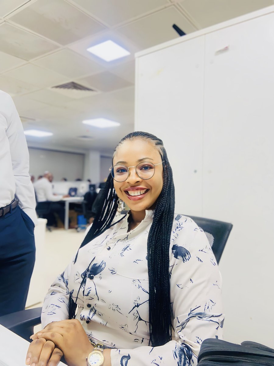 temipearl_'s tweet photo. Embrace the new week with enthusiasm, positivity, and a determination to make it extraordinary.
You have the power to turn challenges into opportunities and setbacks into comebacks.
Seize the day and make this Monday the start of something amazing! πͺ
#TemitopeAdekunle #CXbabe https://t.co/0sEy9aw1kv