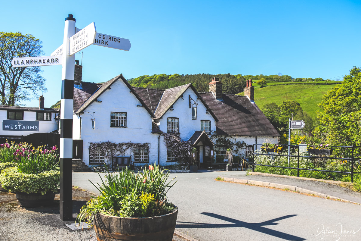 Welcome to 2024. 📷What adventures have you planned?

Tell us and Tag someone you want to bring to North Wales with you this year! 📷

#welshadventures #travel2024 #walesbytrails #walkingbreaks #welshpubs #Berwyn #llanarmon