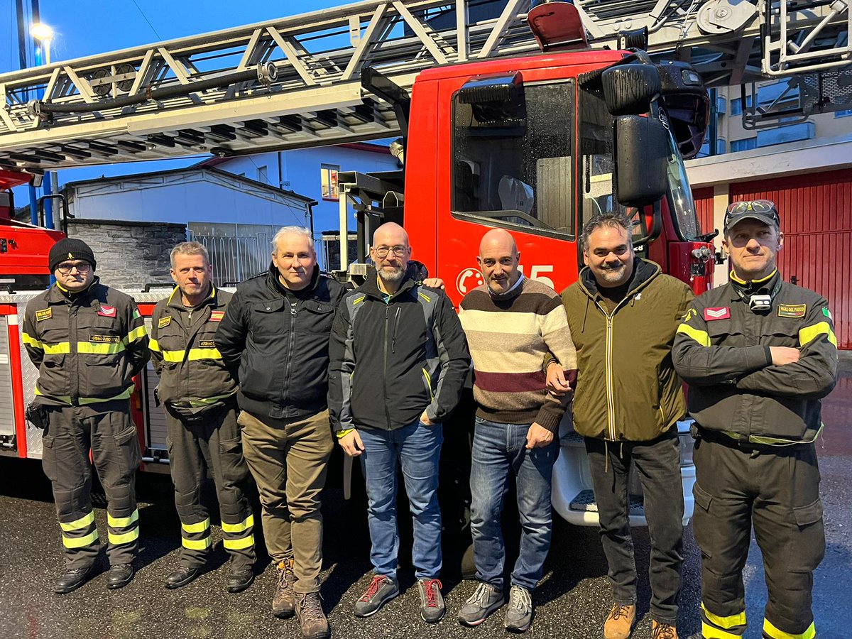 News24Piemonte's tweet photo. Il ritorno dell'autoscala dei Vigili del Fuoco a Domo. Il sindacato Conapo ringrazia https://t.co/mJDcDP7eYr https://t.co/29xTIwHk0X