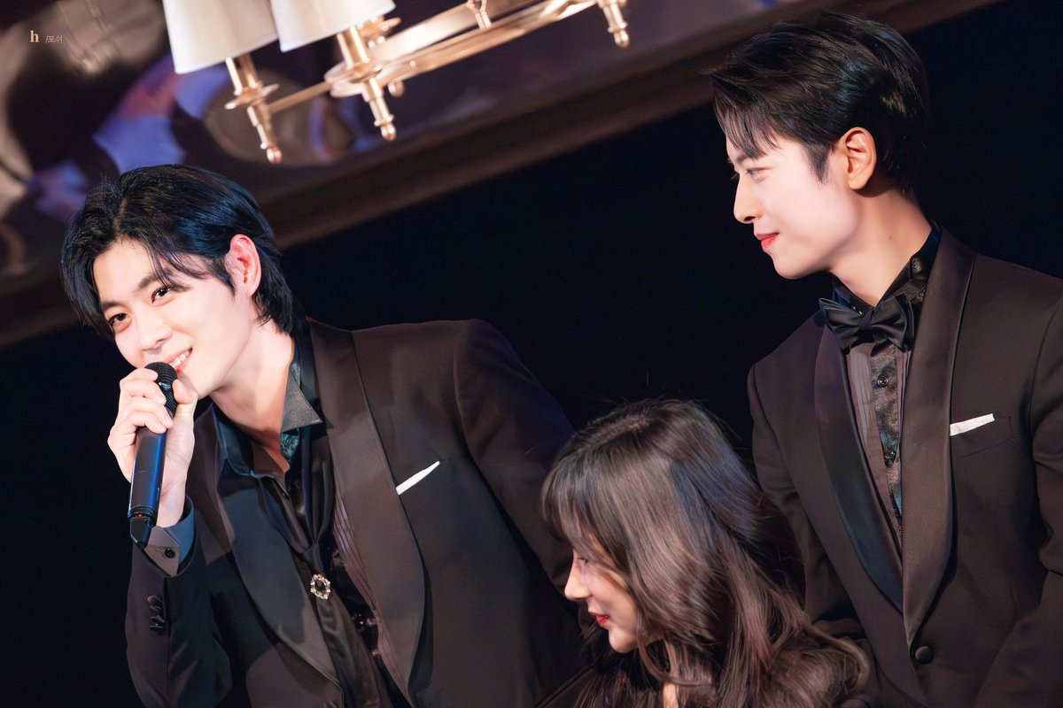 Hlov_e_art's tweet photo. 240107낮 포쉬 김아론 지병현 https://t.co/ZF75n6Ai9C