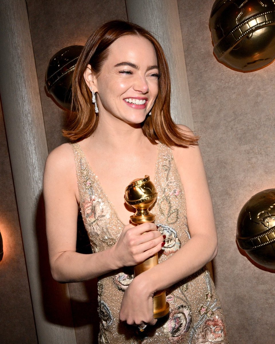 LouisVuitton's tweet photo. 81st Golden Globe Awards. Congratulations to House Ambassador #EmmaStone on receiving her award at the event in Los Angeles. The actress wore a custom #LouisVuitton gown with flower embroidery by @TWNGhesquiere and #LVHighJewelry by #FrancescaAmfitheatrof. 

#GoldenGlobeAwards https://t.co/XZoKlyoVcg