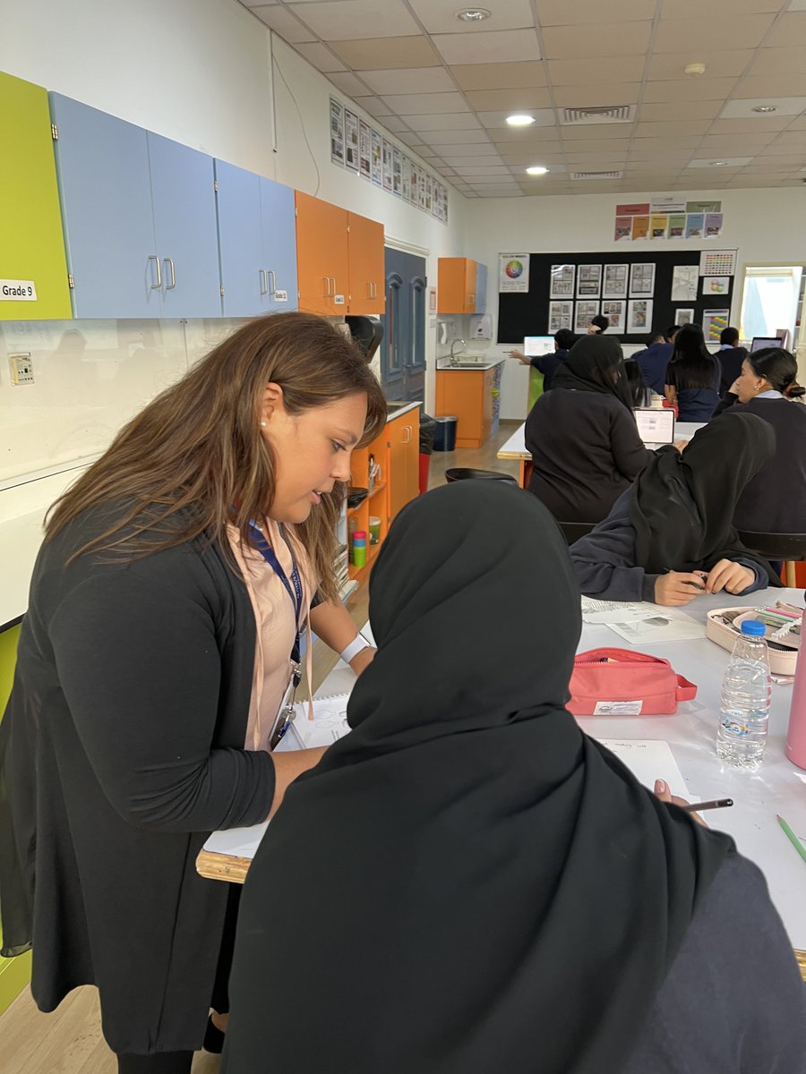 AIS_JrSecondary's tweet photo. Our wonderful new Visual Art teacher Ms Sinai is teaching our year 8 students some mark-making techniques using a fine liner pen.🎨

#AISArts #AISJrSecondary #AISJourneyToSuccess https://t.co/BBTnuhkozW