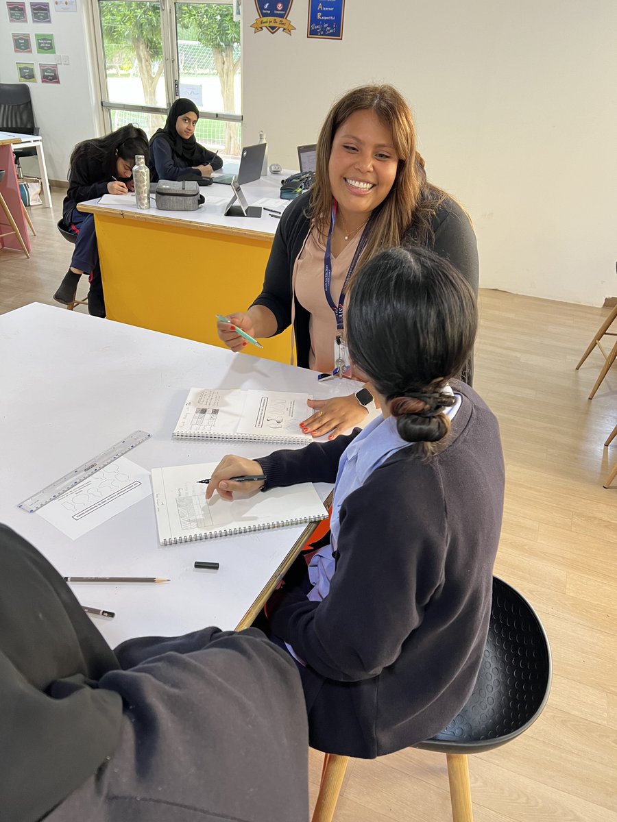 AIS_JrSecondary's tweet photo. Our wonderful new Visual Art teacher Ms Sinai is teaching our year 8 students some mark-making techniques using a fine liner pen.🎨

#AISArts #AISJrSecondary #AISJourneyToSuccess https://t.co/BBTnuhkozW