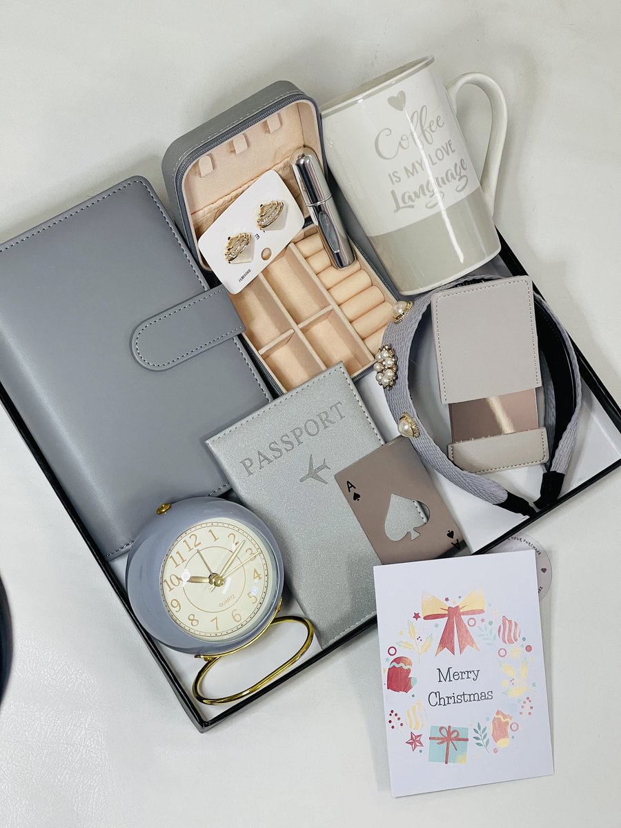 RytahUg's tweet photo. Helping you send love to your favorite people with our wide range of carefully curated gifts.  Gifting made easy in Uganda @thefinelot 

We make packages according to your dudget. 

WhatsApp 0784612417 to order. https://t.co/osiU6Nh9Hl