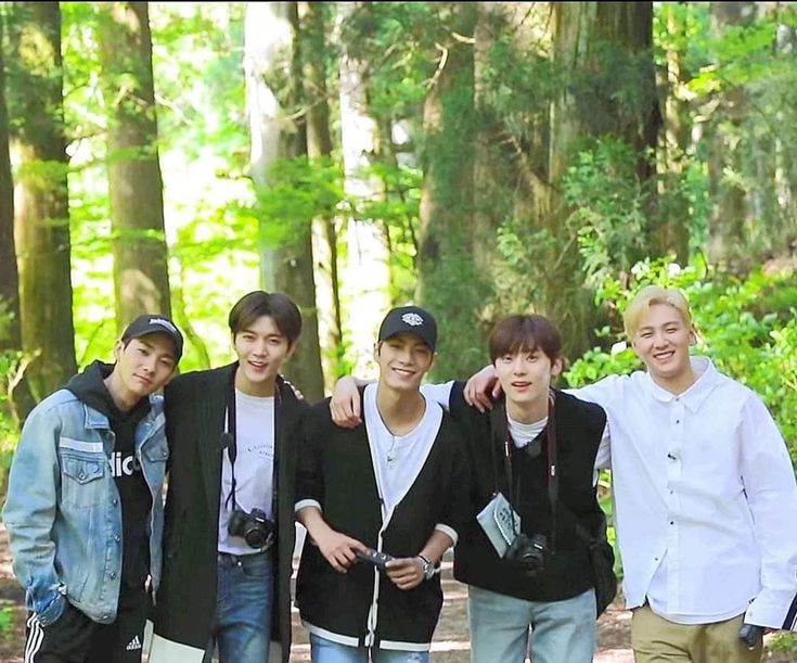 ㅤ

## Pengen merealisasikan karakter NPC pengguna rupa 𝙉𝙐𝙀𝙎𝙏 as bestie. Kelahirannya menyesuaikan dengan kurun waktu 2011-2015 kuliah di Surabaya. 🧎‍♂️

ㅤ