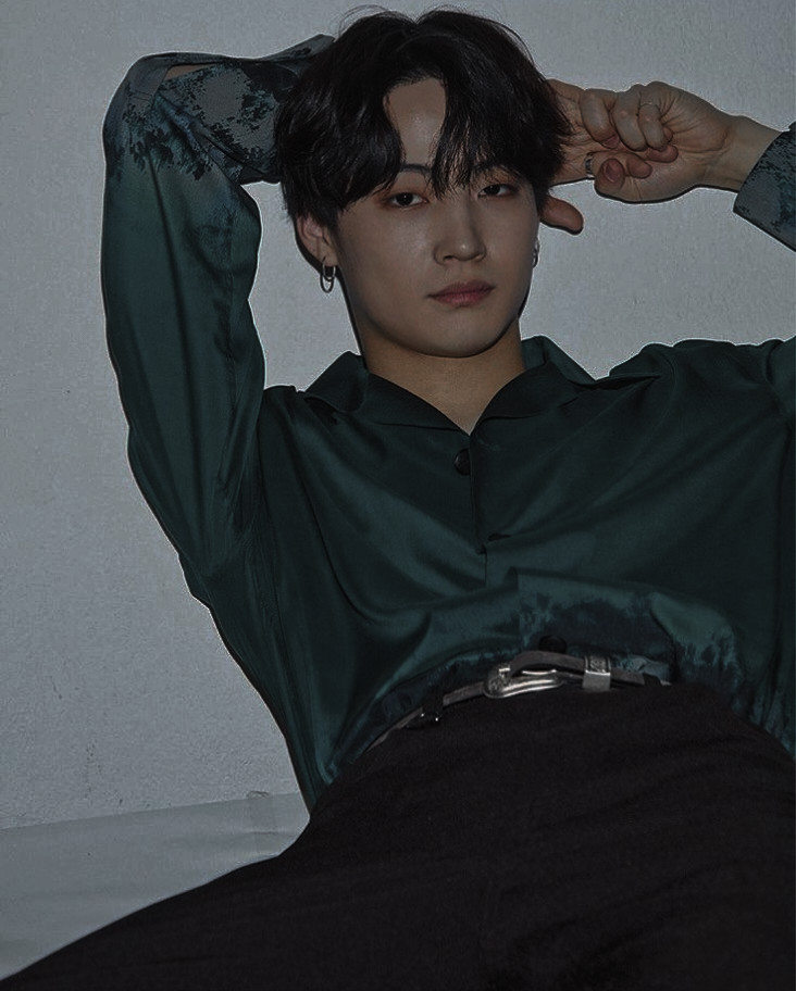 jaybendct's tweet photo. In the tranquil setting, an alluring man, clad in a lush green shirt, captivates with his magnetic presence. With an irresistible charm, he extends an invitation, subtly suggesting the allure of sharing the experience by offering a seat on his lap to his enchanting companions. https://t.co/UxYYvJrLcR