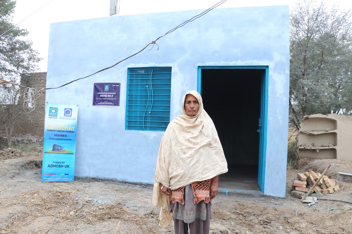 AlkhidmatOrg's tweet photo. الخدمت  تعمیر وطن پروگرام پاکستان کے تحت ضلع بہاول نگر کے سیلاب سے تباہ ہونے والے مکانات کو دوبارہ سے تعمیر کر کے متاثرین کے حوالے کر دیے گئے۔✨
#Alkhidmat #TameereWatan #floodrelief https://t.co/RcJhJsiglD